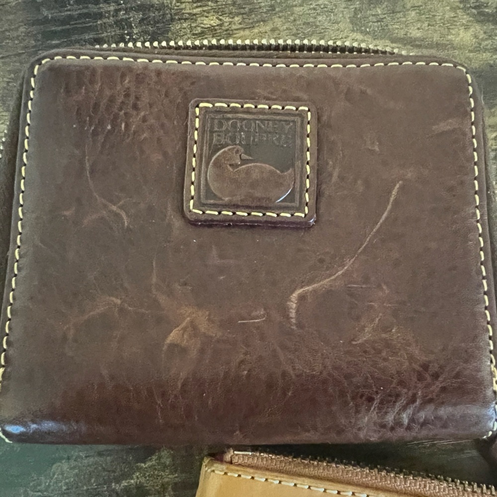 Small Dooney and Bourke women’s zip wallet